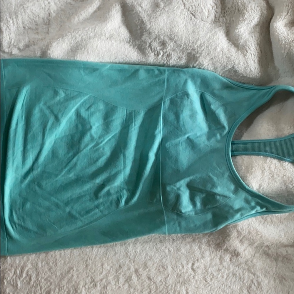 Lululemon tank
